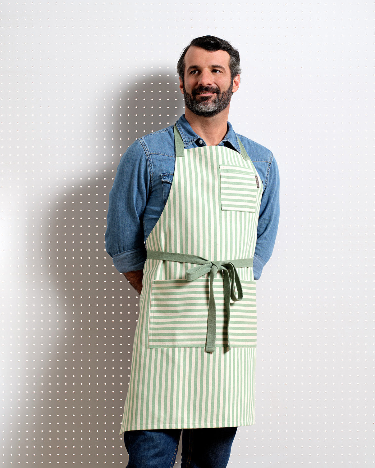 Bib Apron with Pockets-7